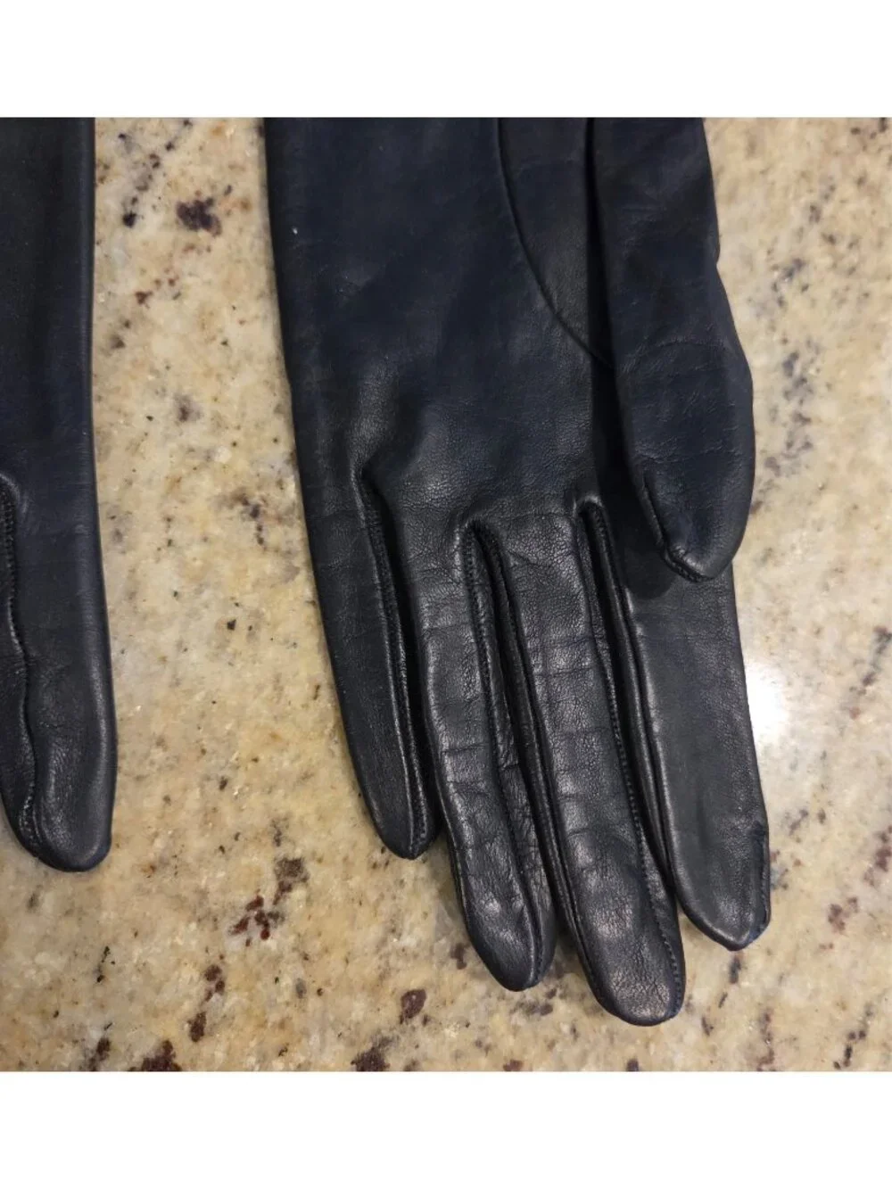New Vintage Womens Size M 8 Black Soft Leather Lined Gloves Spain